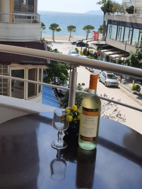 Apartment me qera Lungomare Vlore Medem1